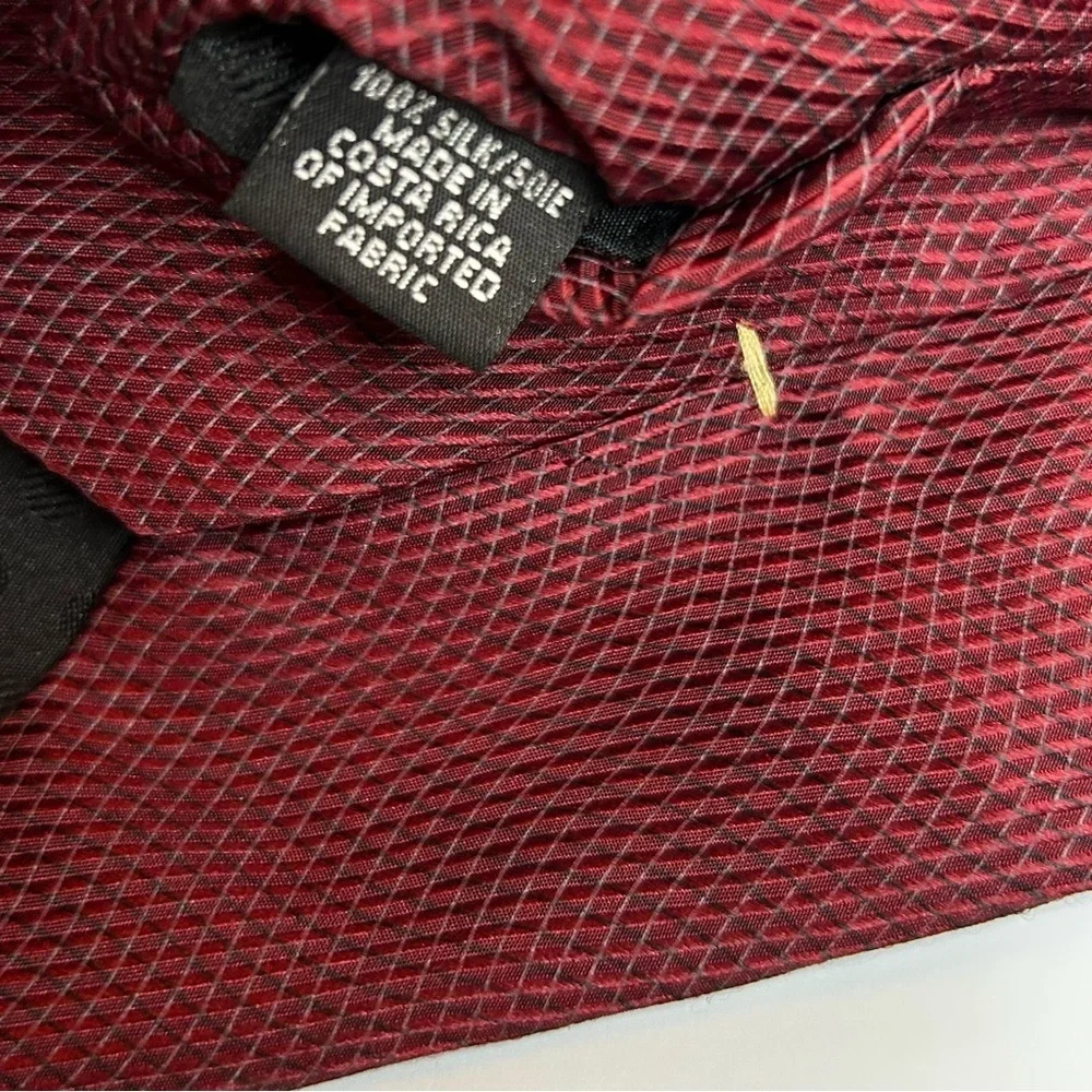 Perry Ellis sophisticated classic